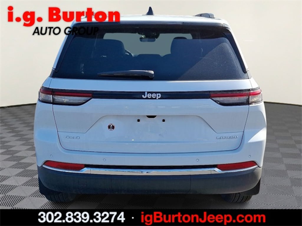 New 2025 Jeep Grand Cherokee LAREDO X 4X4 Sport Utility