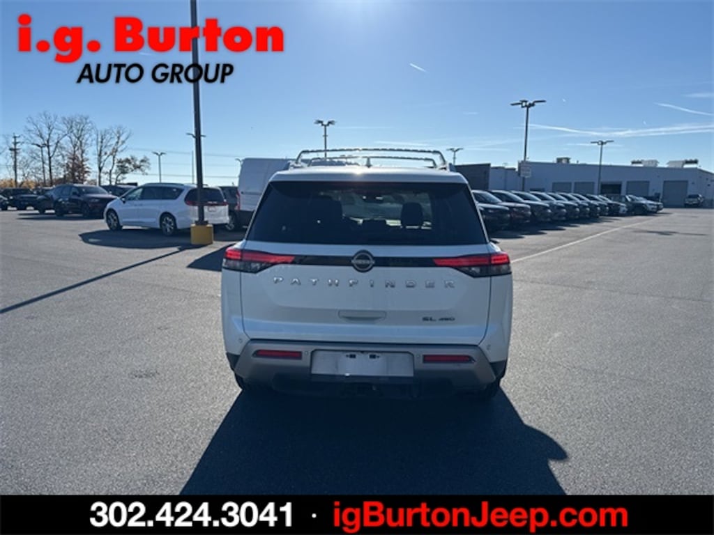 Used 2023 Nissan Pathfinder SL SUV