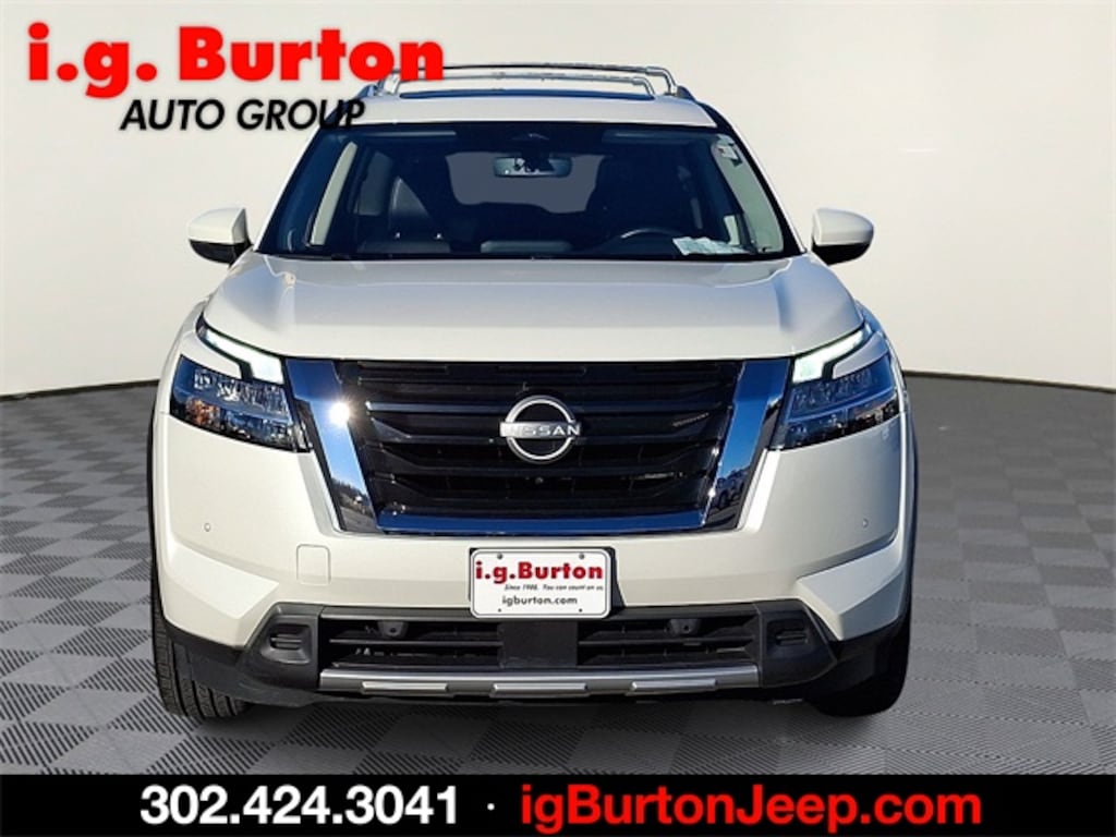 Used 2023 Nissan Pathfinder SL SUV