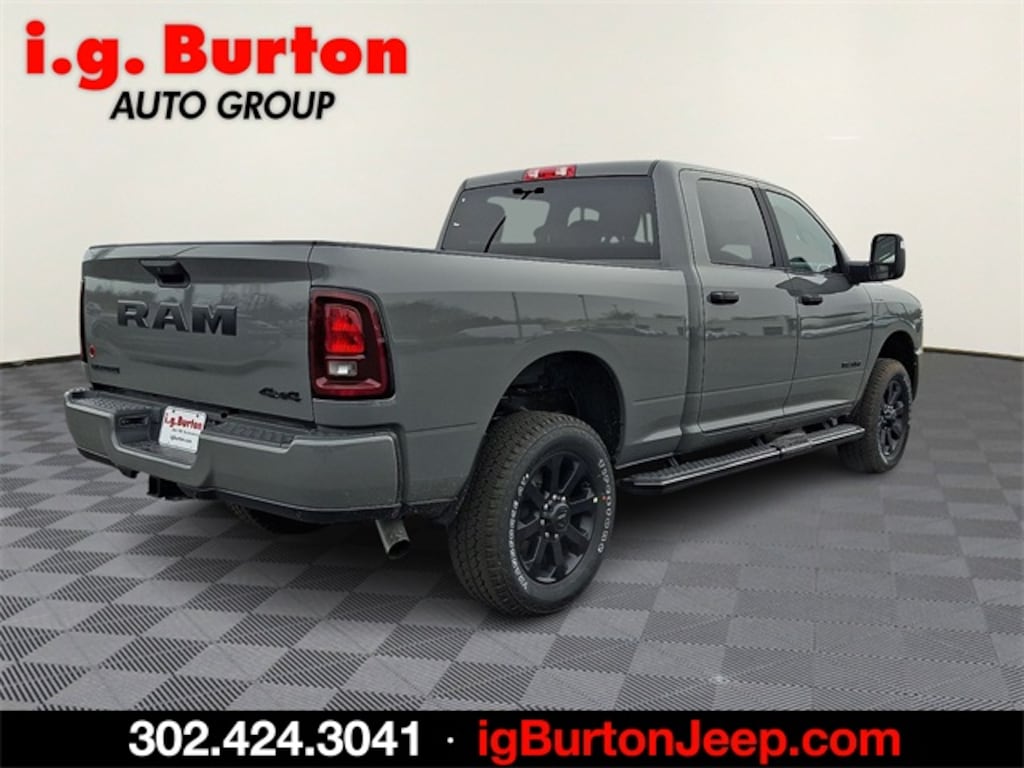 New 2026 Ram 2500 BIG HORN CREW CAB 4X4 6'4 BOX Pickup