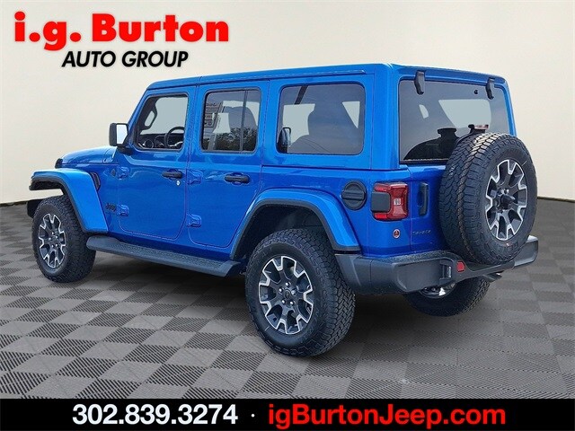 2025 Jeep Wrangler Sahara photo 3