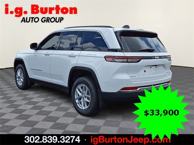 2025 Jeep Grand Cherokee Laredo photo 3