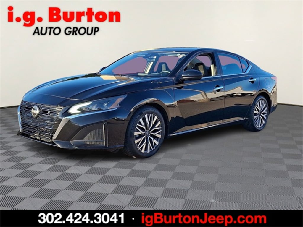 Used 2023 Nissan Altima 2.5 SV Sedan