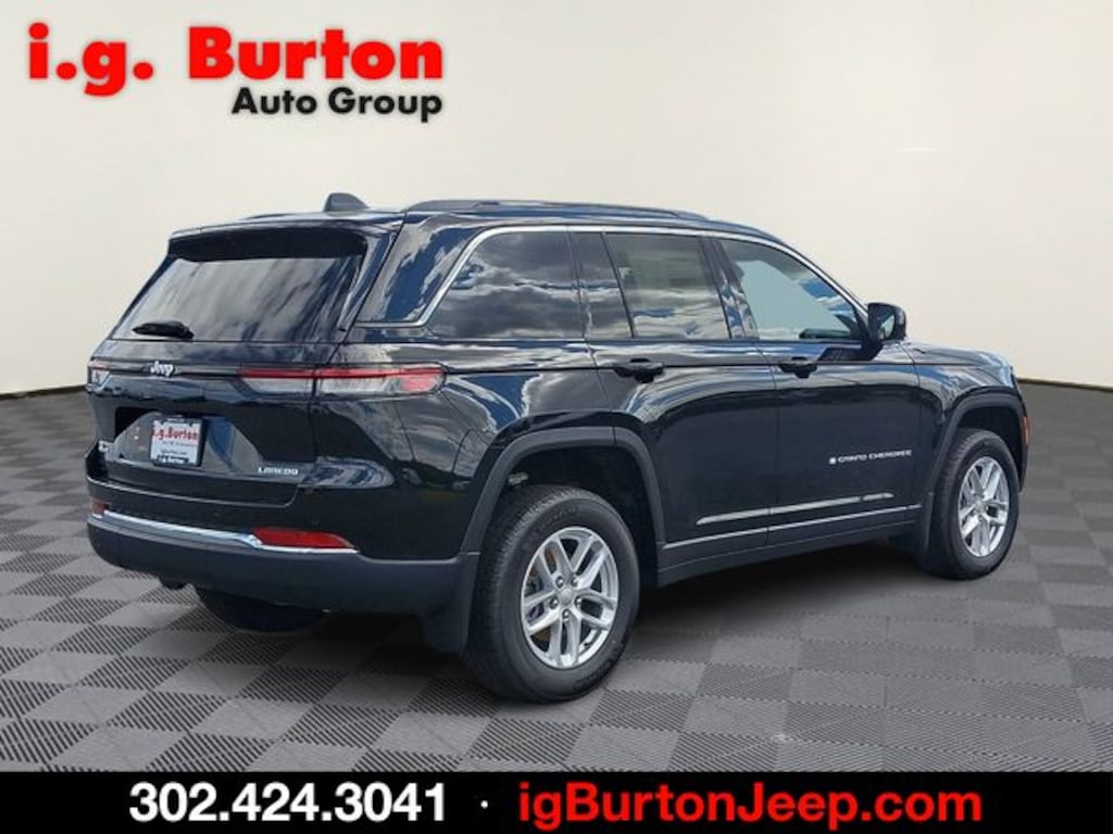 New 2026 Jeep Grand Cherokee LAREDO 4X4 Sport Utility