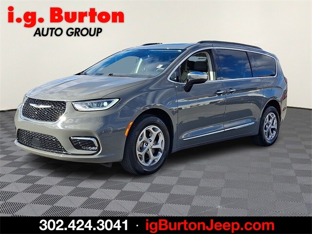 2023 Chrysler Pacifica Limited photo 3