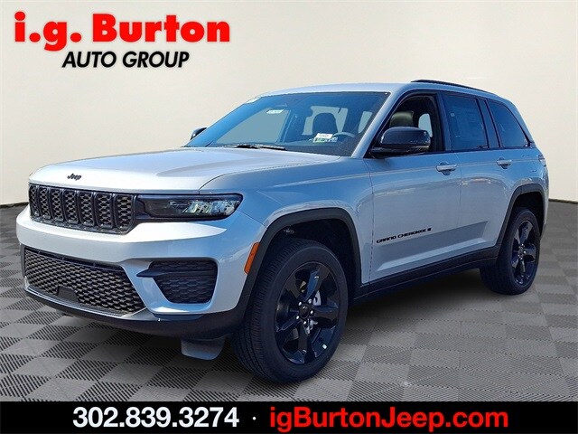 2025 Jeep Grand Cherokee Altitude photo 2