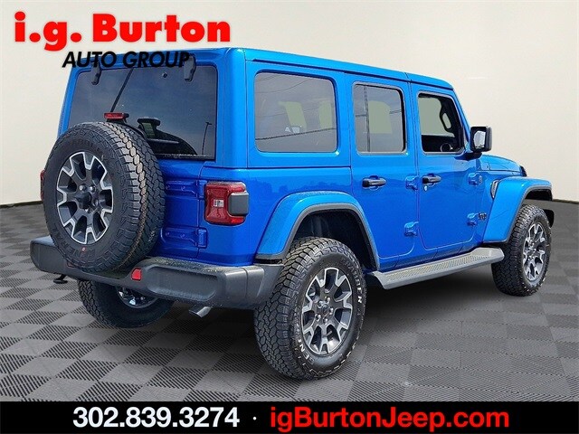 2025 Jeep Wrangler Sahara photo 4