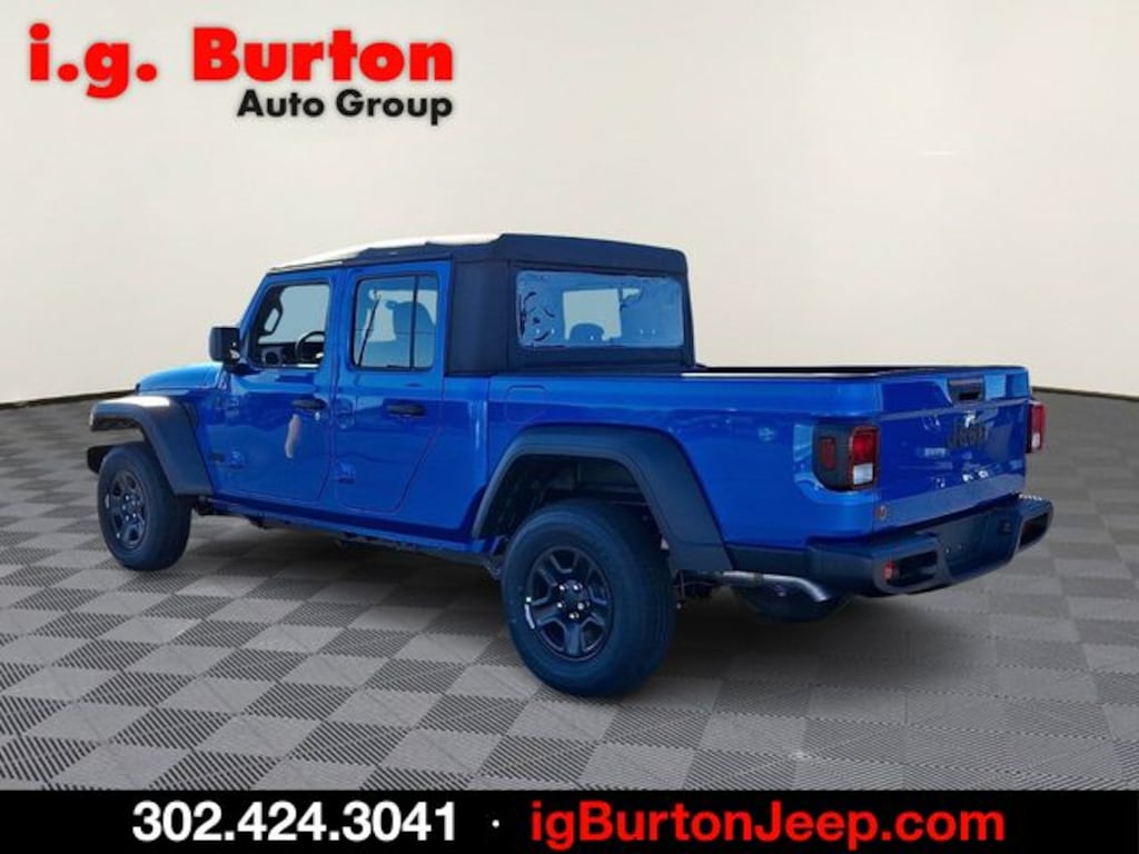 New 2026 Jeep Gladiator SPORT 4X4 Pickup