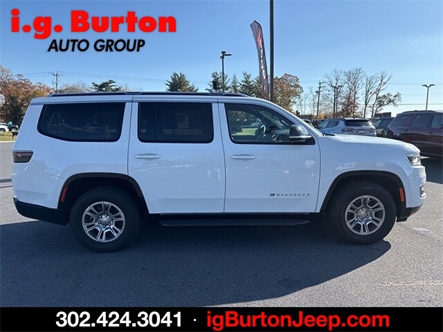 2024 Jeep Wagoneer Base photo 2