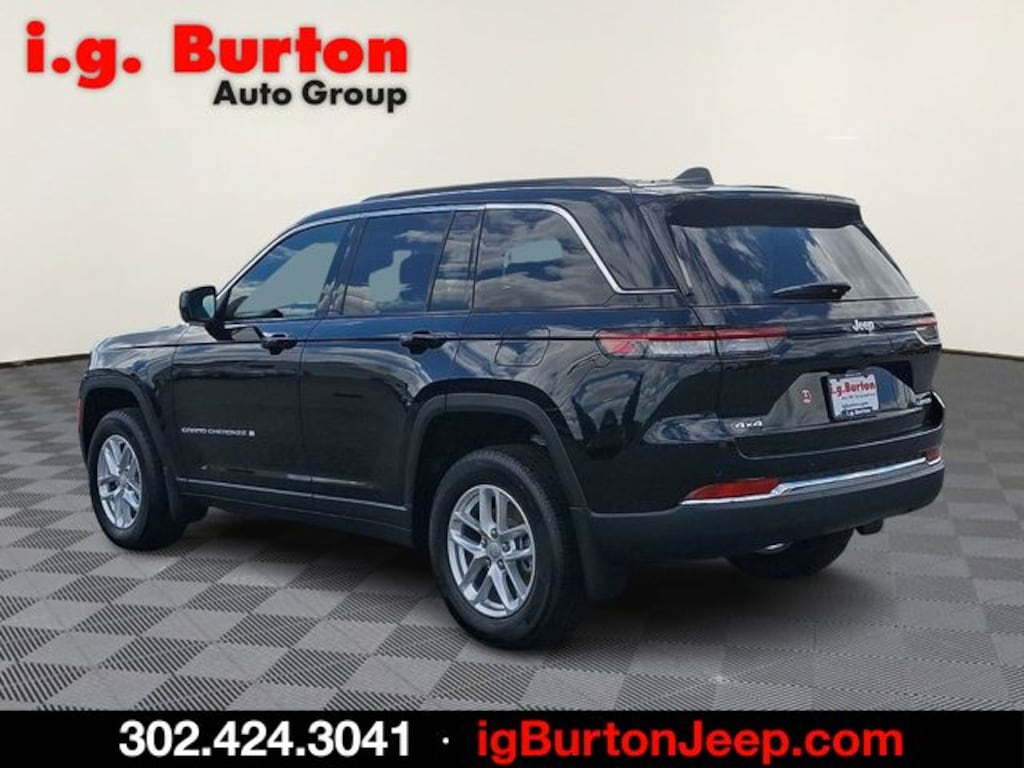 New 2026 Jeep Grand Cherokee LAREDO 4X4 Sport Utility