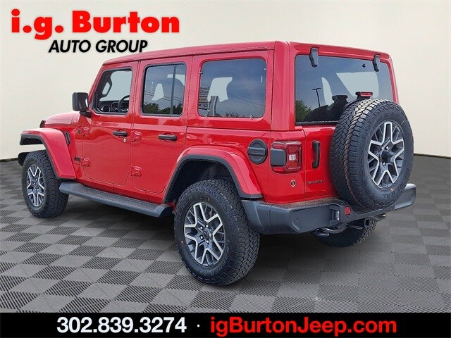 2025 Jeep Wrangler Sahara photo 3