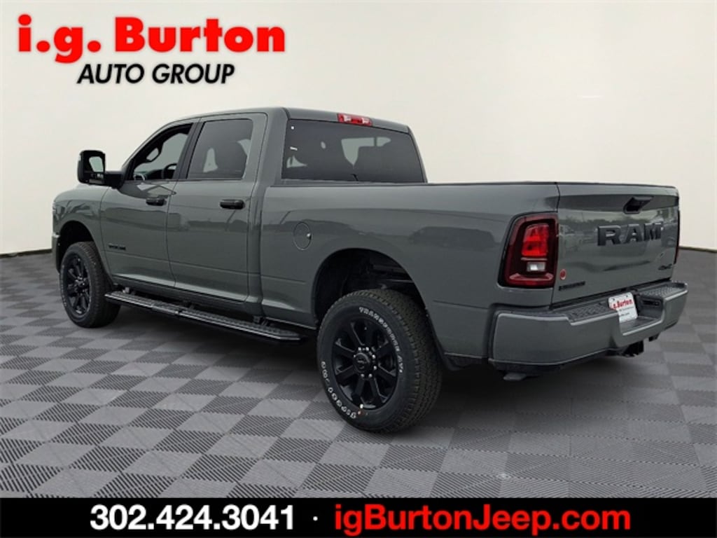 New 2026 Ram 2500 BIG HORN CREW CAB 4X4 6'4 BOX Pickup