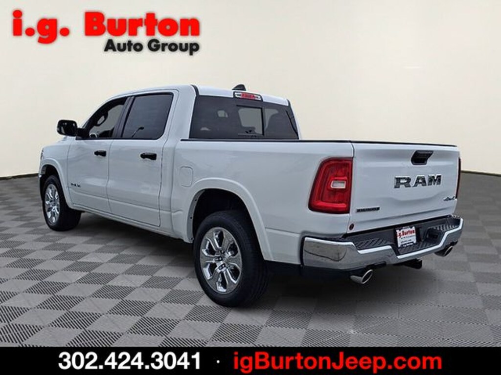New 2026 Ram 1500 BIG HORN CREW CAB 4X4 5'7 BOX Pickup