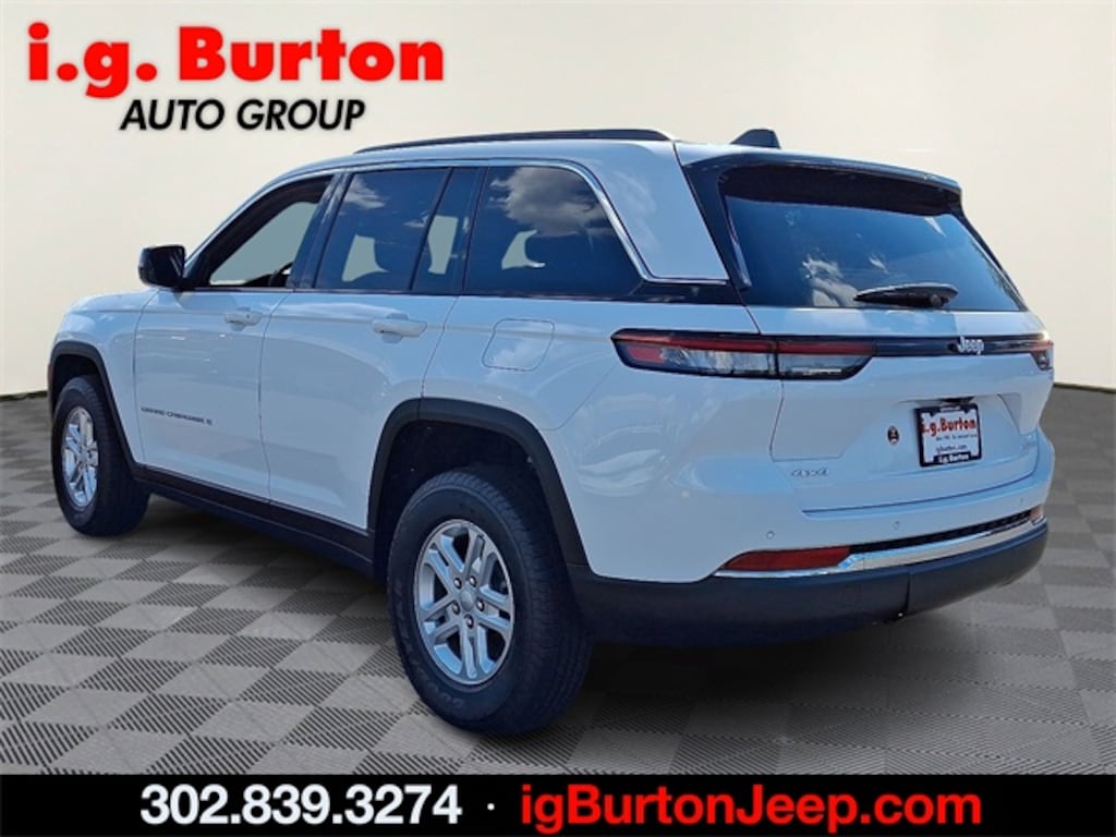 New 2025 Jeep Grand Cherokee LAREDO 4X4 Sport Utility