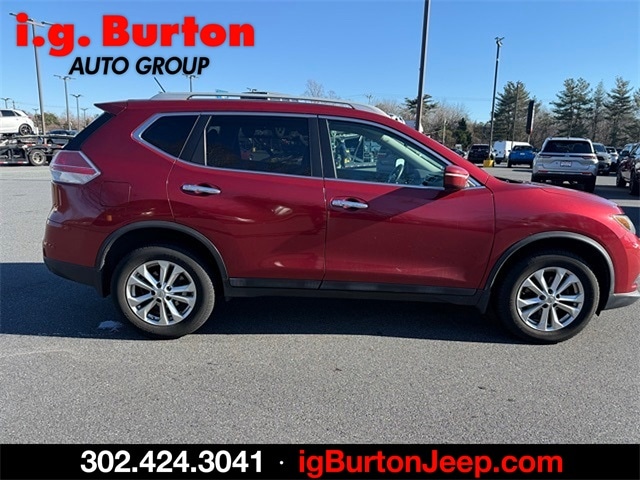 Used 2015 Nissan Rogue SV with VIN 5N1AT2MV6FC916889 for sale in Milford, DE