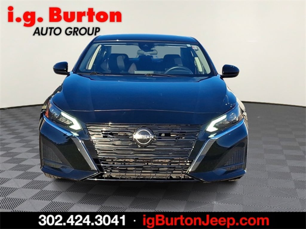 Used 2023 Nissan Altima 2.5 SV Sedan