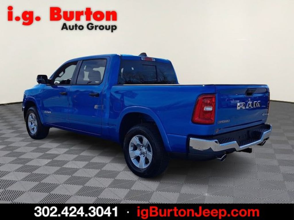 New 2026 Ram 1500 BIG HORN CREW CAB 4X4 5'7 BOX Pickup