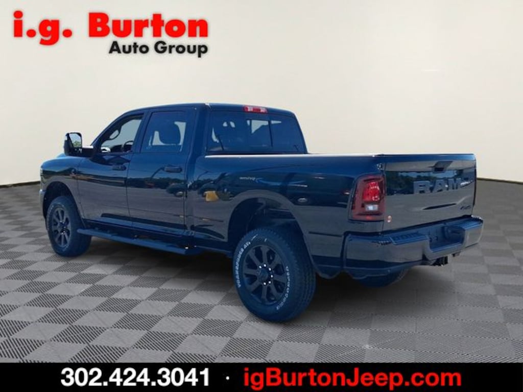 New 2026 Ram 2500 BLACK EXPRESS CREW CAB 4X4 6'4 BOX Pickup