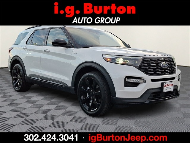 2023 Ford Explorer ST-LINE's photo