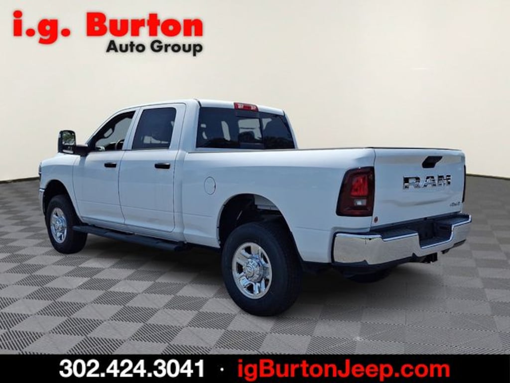 New 2026 Ram 2500 TRADESMAN CREW CAB 4X4 6'4 BOX Pickup