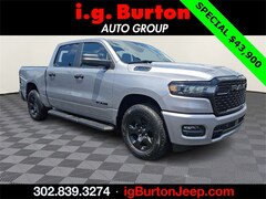2025 Ram 1500 TRADESMAN CREW CAB 4X4 5'7 BOX Pickup