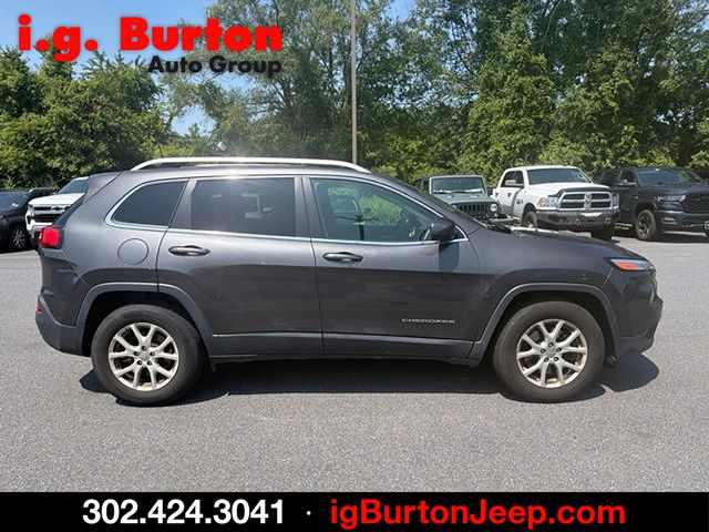 Used 2017 Jeep Cherokee Latitude with VIN 1C4PJMCBXHW579913 for sale in Milford, DE
