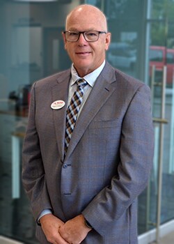 Staff member Roger Whitney from ID_17e9e0f68913