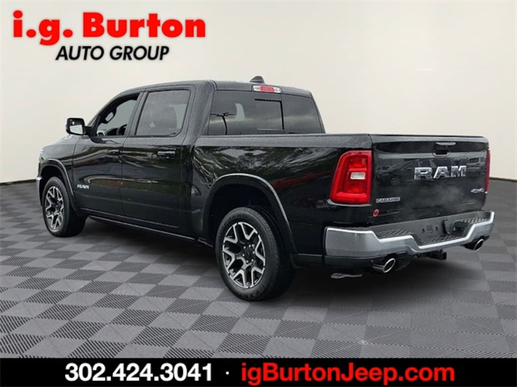 New 2026 Ram 1500 LARAMIE CREW CAB 4X4 5'7 BOX Pickup