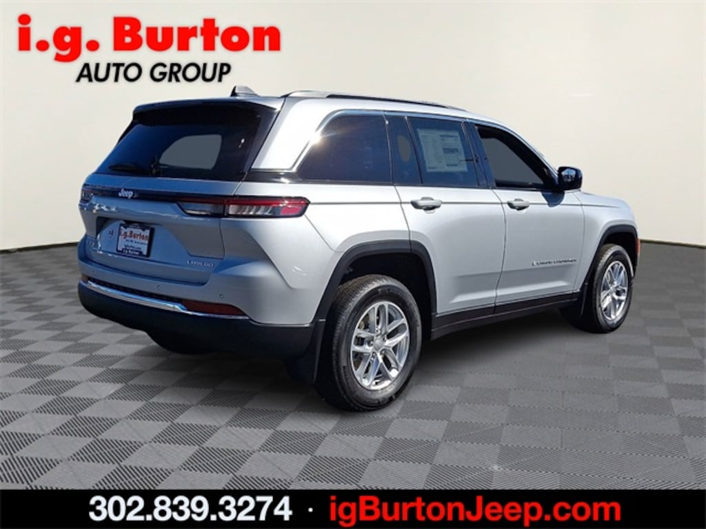 New 2025 Jeep Grand Cherokee LAREDO X 4X4 Sport Utility