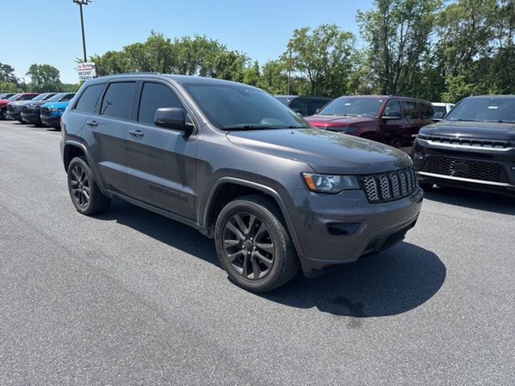 Used 2019 Jeep Grand Cherokee Altitude SUV