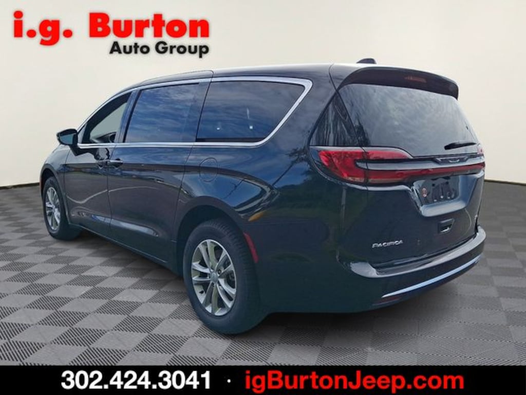 New 2027 Chrysler Pacifica SELECT AWD Passenger Van