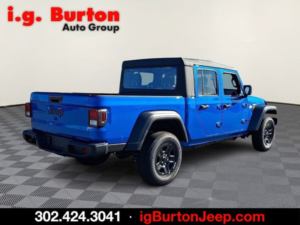 New 2026 Jeep Gladiator SPORT 4X4 Pickup