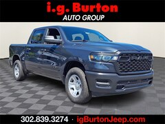 2025 Ram 1500 TRADESMAN CREW CAB 4X4 5'7 BOX Pickup
