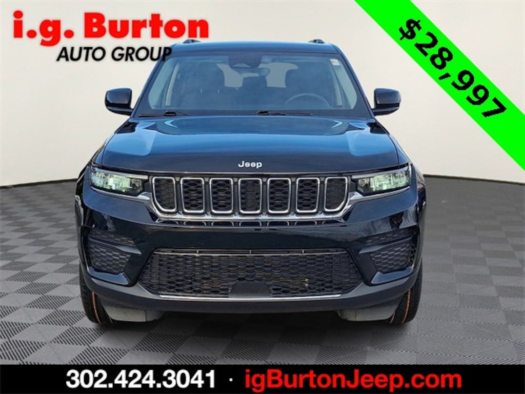 Used 2023 Jeep Grand Cherokee Laredo SUV