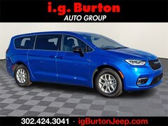 2026 Chrysler Pacifica SELECT Passenger Van