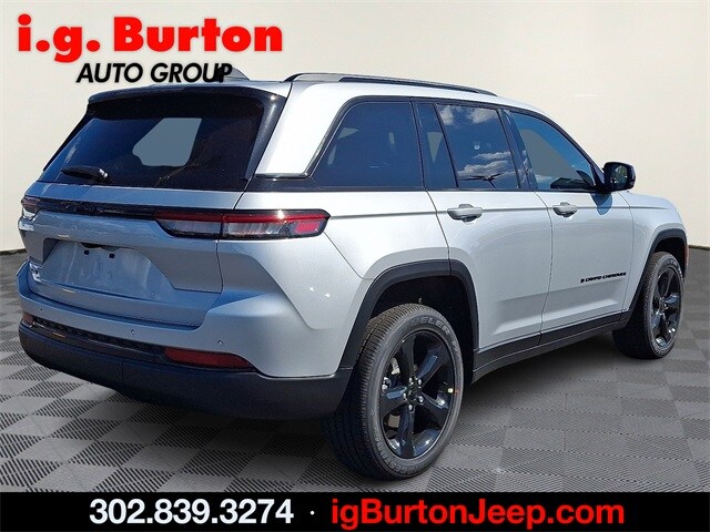 2025 Jeep Grand Cherokee Altitude photo 4