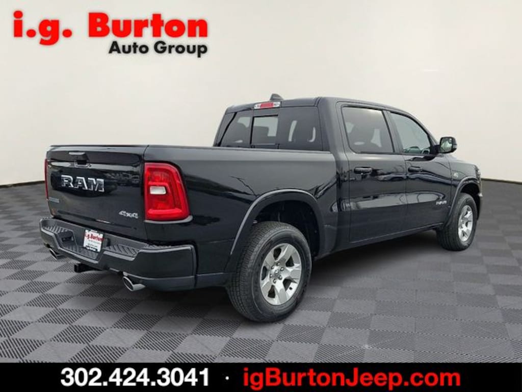New 2026 Ram 1500 BIG HORN CREW CAB 4X4 5'7 BOX Pickup