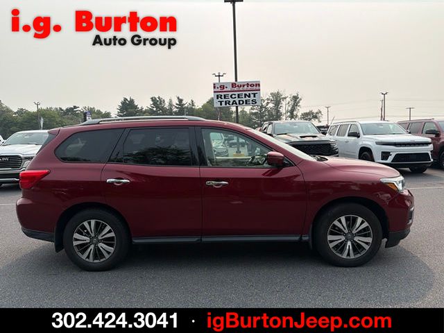 Used 2019 Nissan Pathfinder SL with VIN 5N1DR2MM8KC590820 for sale in Milford, DE
