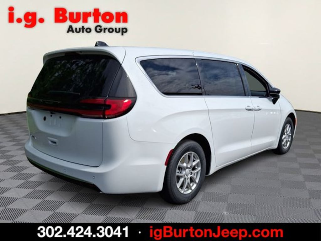 New 2027 Chrysler Pacifica SELECT Passenger Van