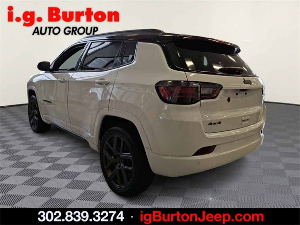 New 2025 Jeep Compass LIMITED 4X4 Sport Utility