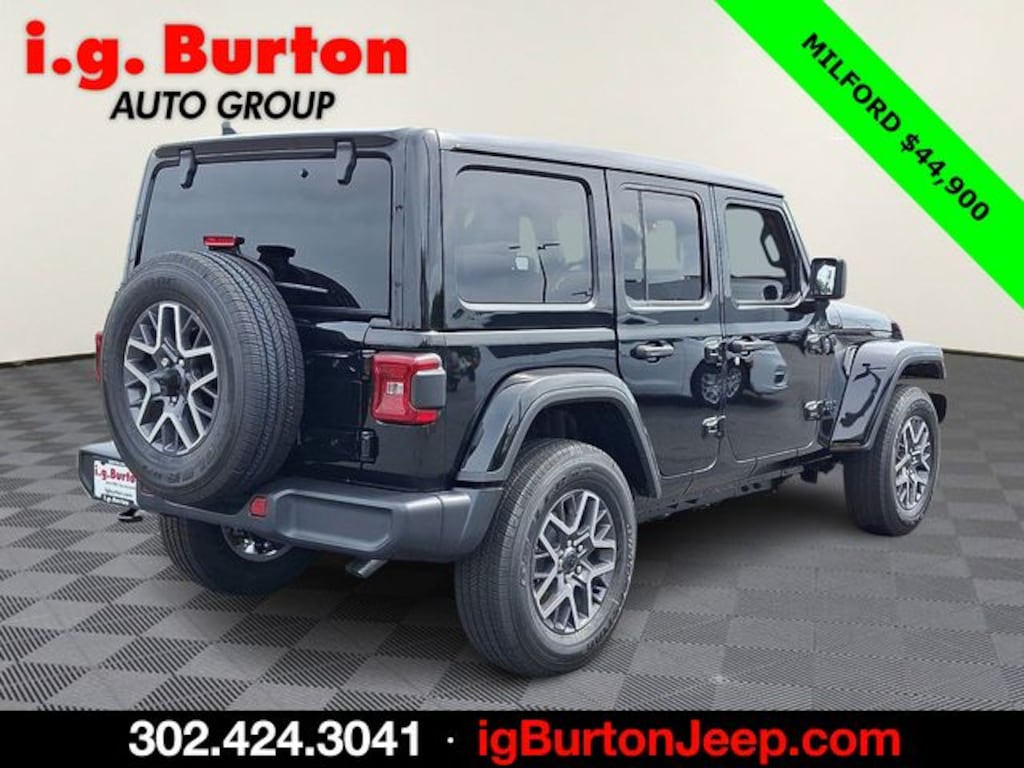 New 2025 Jeep Wrangler 4-DOOR SAHARA Sport Utility