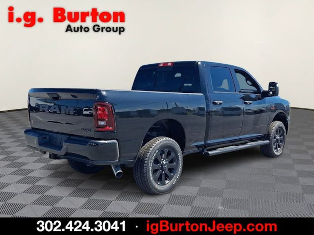 New 2026 Ram 2500 BLACK EXPRESS CREW CAB 4X4 6'4 BOX Pickup