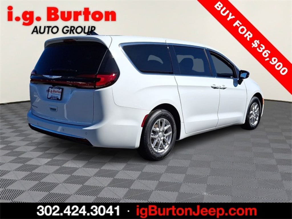 New 2026 Chrysler Pacifica SELECT Passenger Van