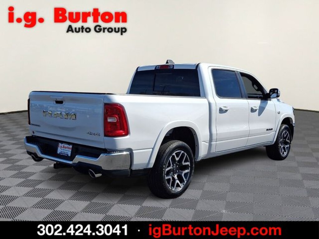 New 2026 Ram 1500 LARAMIE CREW CAB 4X4 5'7 BOX Pickup