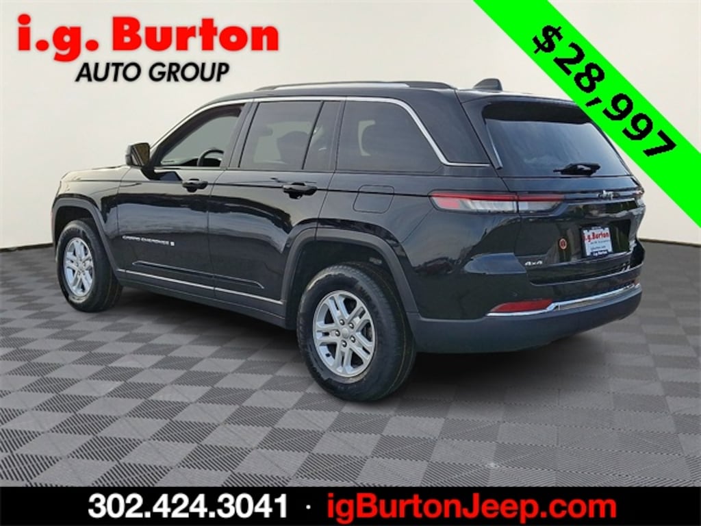 Used 2023 Jeep Grand Cherokee Laredo SUV