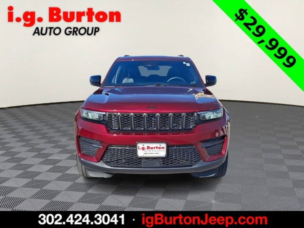 Used 2023 Jeep Grand Cherokee Altitude SUV