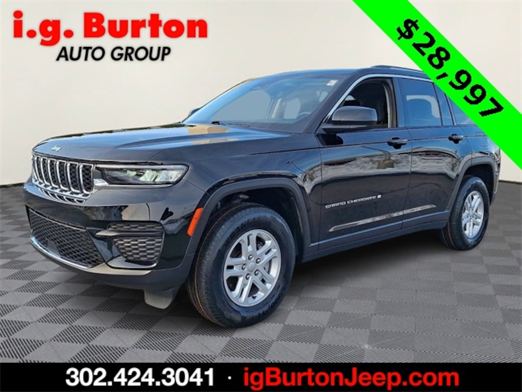 Used 2023 Jeep Grand Cherokee Laredo SUV