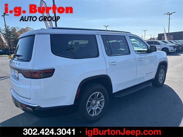 2024 Jeep Wagoneer Base photo 3