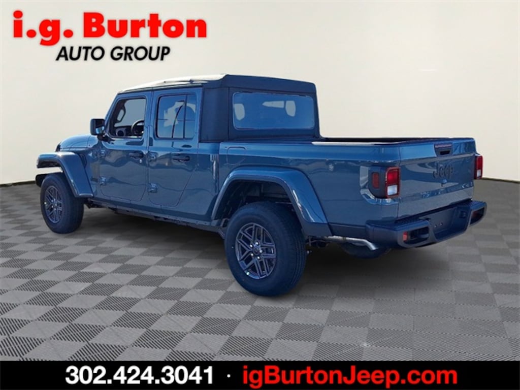 New 2026 Jeep Gladiator SPORT S 4X4 Pickup