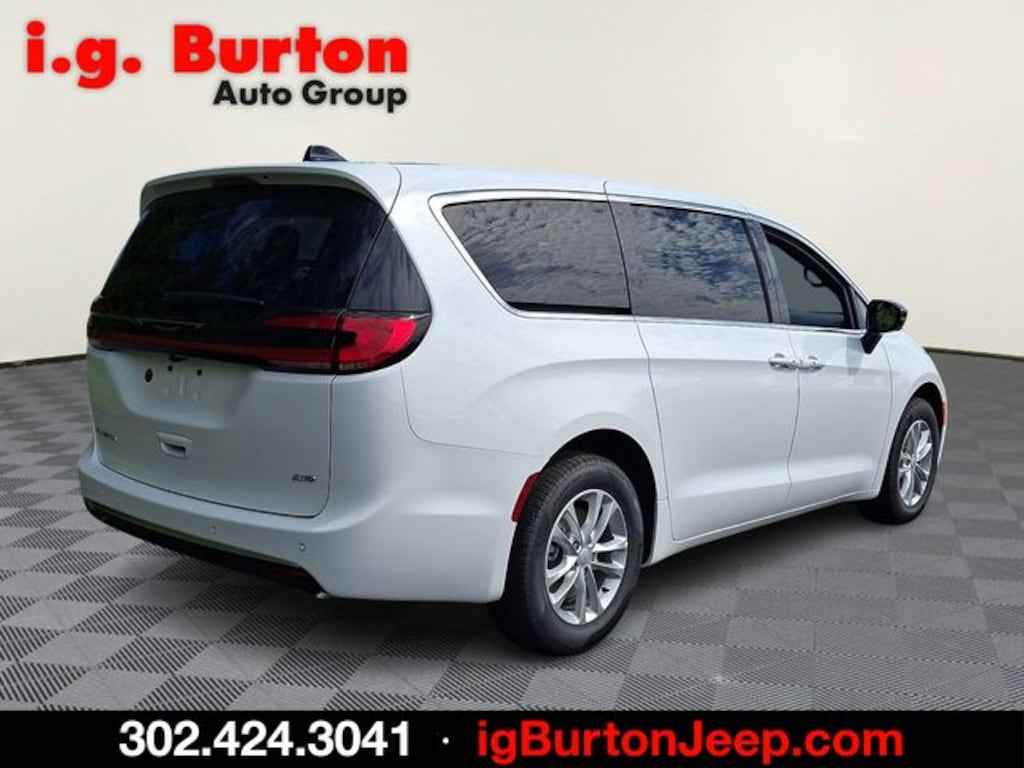 New 2027 Chrysler Pacifica SELECT AWD Passenger Van